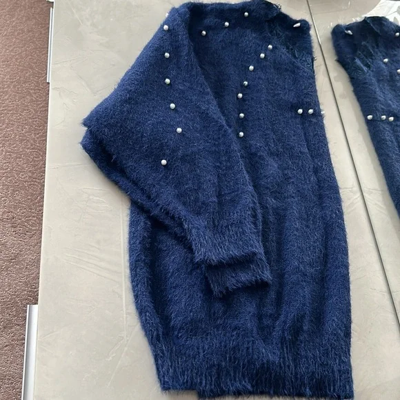 Sweater - Picture 6 of 13